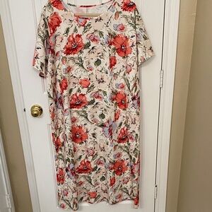 Floral Short Sleeve House Dress in Red and Green